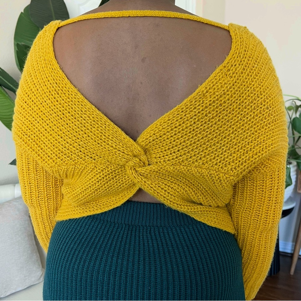 Yes Lola Mustard Yellow Back Knot Cropped Knit Sweater – Size XS (Runs Big)